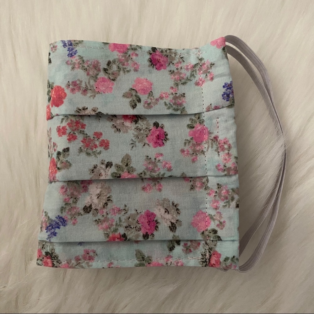 LoveShackFancy x Target Floral Face Mask w/ Pocket - Picture 6 of 9